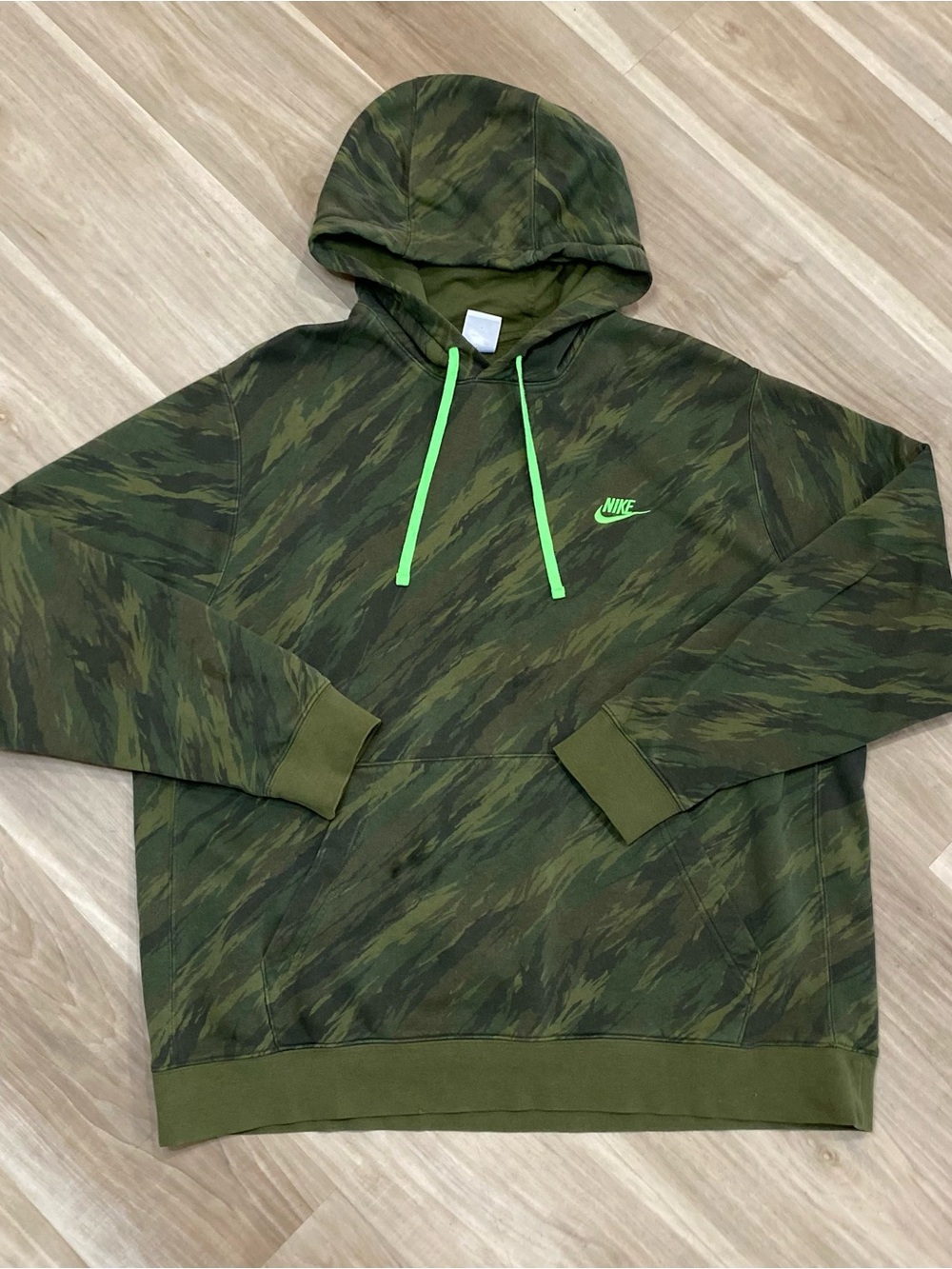 Nike Hoodie Mens XXL Camo Green Pullover Sweatshirt Camouflage Neon Swoosh 2XL